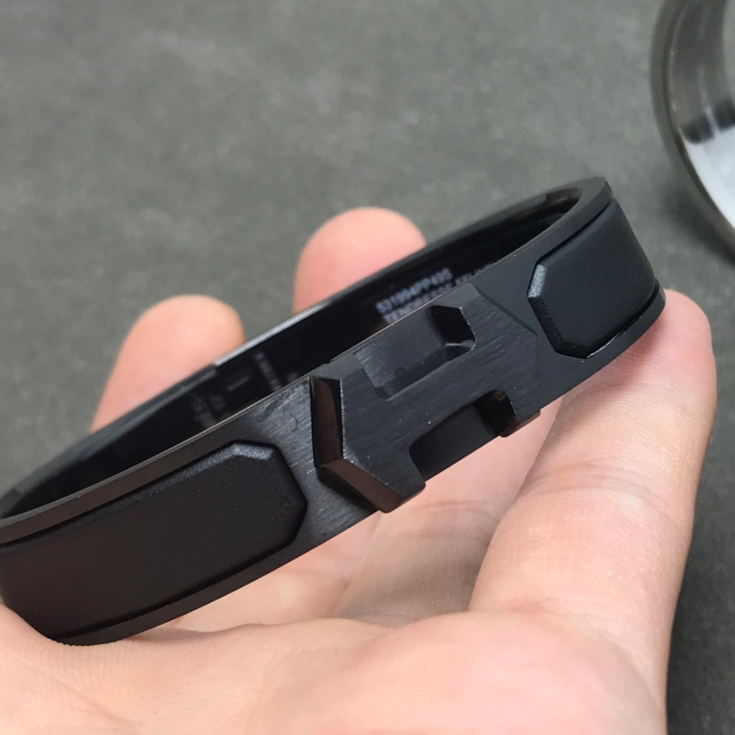 18K Super Hermes Black Bracelet