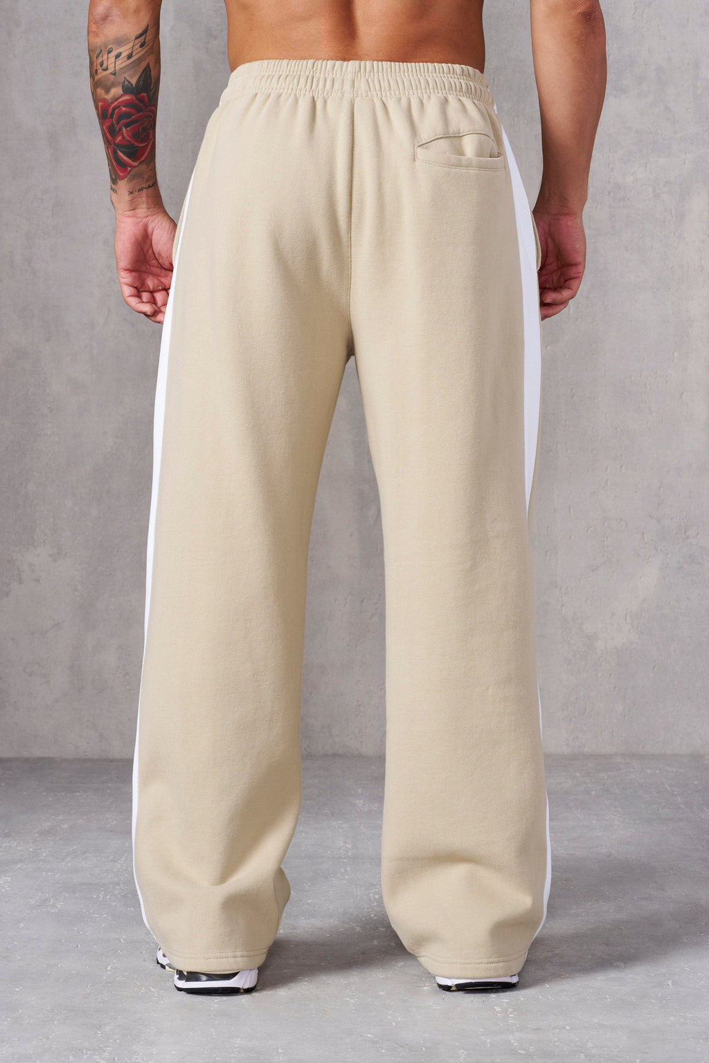 2115 - Timeless Sweats